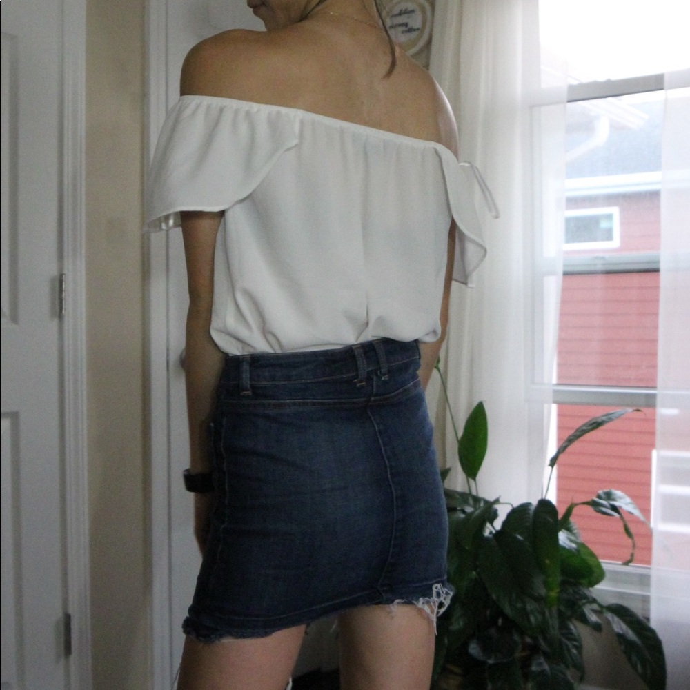 white blouse - Picture 2 of 3